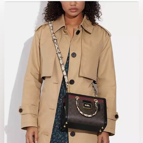 NWT - Coach - Grace Carryall In Signature Canvas - Picture 4 of 5